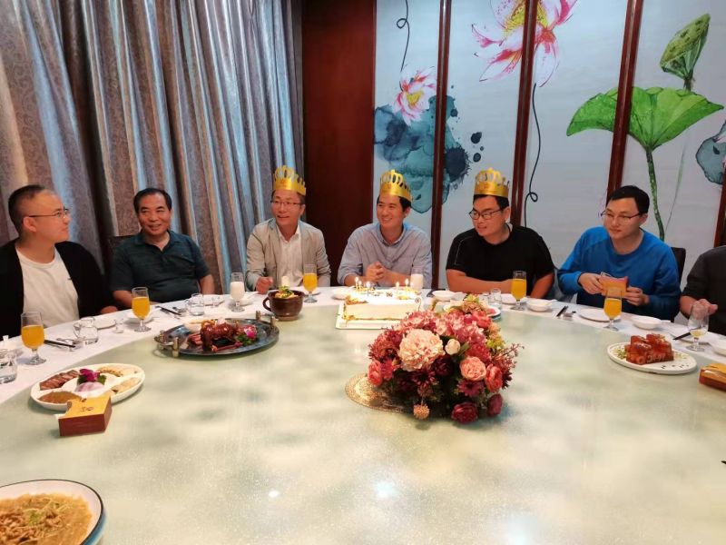 萬川環(huan)保9月員工(gong)生日會