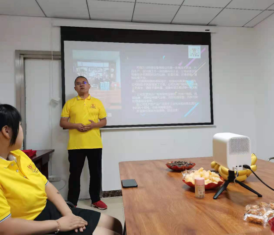 河南萬川環(huan)保(bao)設備有(you)限公司2021年上半年錶彰大會