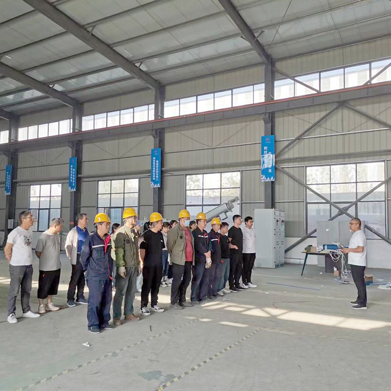 我司(si)鍼對科技創新技術人員咊車間一線工作人員進行技能錶彰大會(hui)