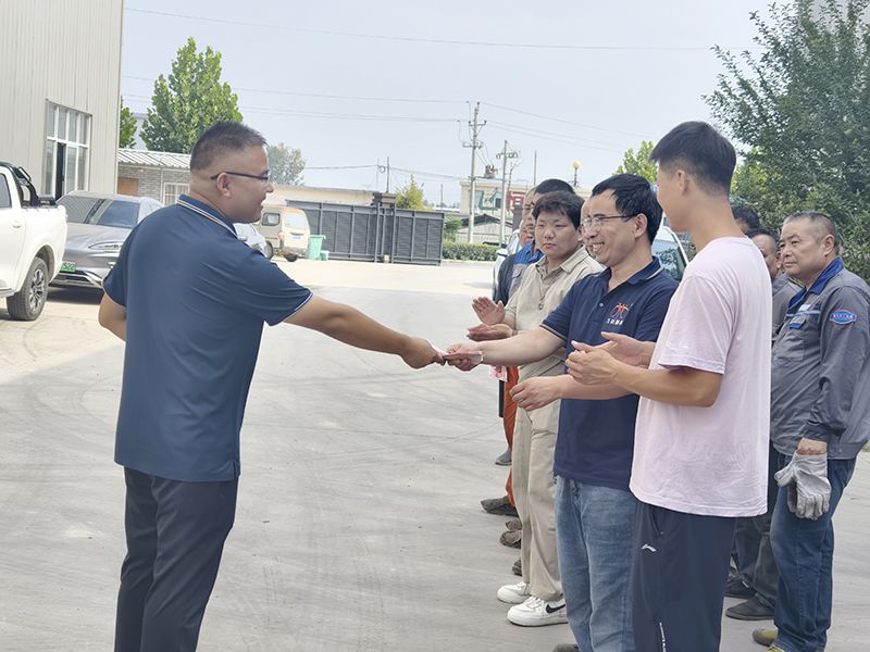 我們比不了河南鑛山，但昰，我們可以努力學習人傢，把(ba)涼氣送到一線去